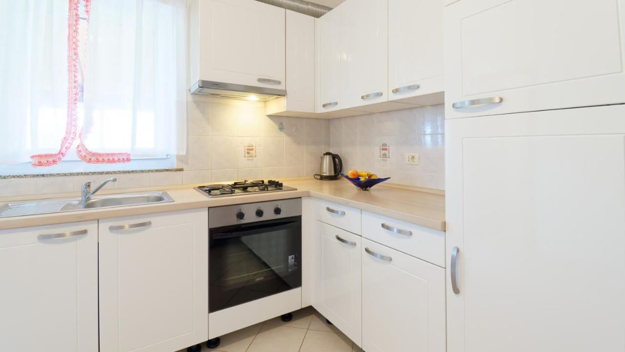 Apartments Susie By Rent Istria Umag Extérieur photo